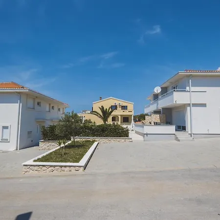 Luxury Apartments Cuba Novalja Exterior photo