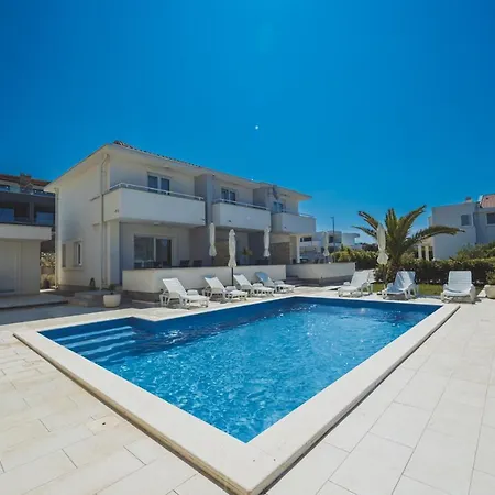 Luxury Apartments Cuba Novalja Exterior photo